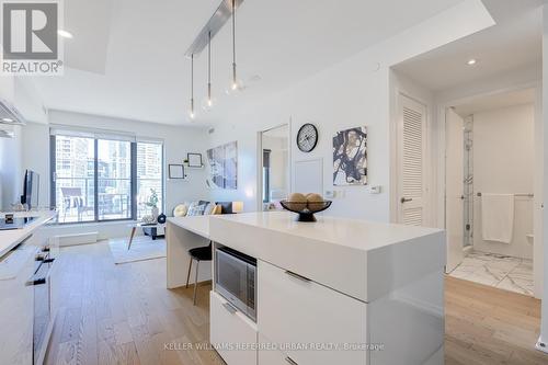 923 - 12 Bonnycastle Street, Toronto (Waterfront Communities), ON - Indoor Photo Showing Kitchen