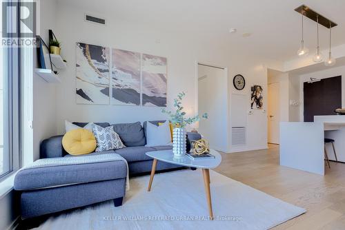 923 - 12 Bonnycastle Street, Toronto (Waterfront Communities), ON - Indoor Photo Showing Living Room