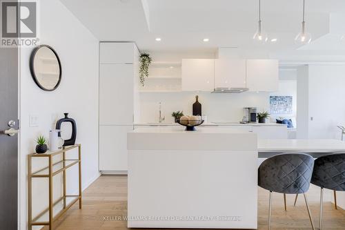 923 - 12 Bonnycastle Street, Toronto (Waterfront Communities), ON - Indoor Photo Showing Kitchen With Upgraded Kitchen