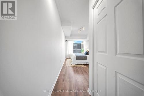 908 - 887 Bay Street, Toronto, ON - Indoor Photo Showing Other Room