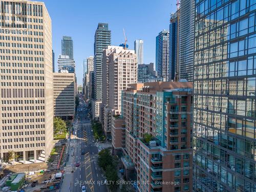 908 - 887 Bay Street, Toronto, ON - Outdoor With Facade