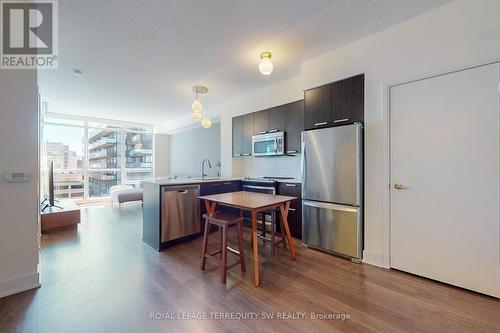 1001 - 30 Roehampton Avenue, Toronto, ON - Indoor Photo Showing Kitchen With Stainless Steel Kitchen