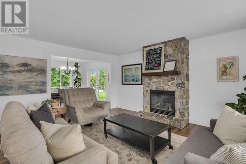 2378 Saucier Road, Kelowna, BC - Indoor Photo Showing Living Room With Fireplace