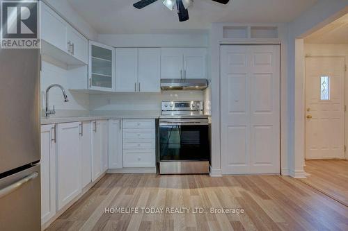 113 Quantrell Trail, Toronto, ON - Indoor Photo Showing Kitchen