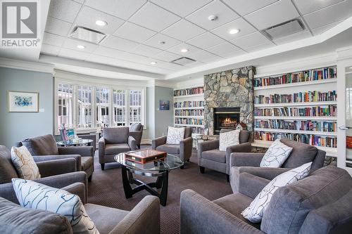 4172 Gallaghers Grove, Kelowna, BC - Indoor Photo Showing Living Room With Fireplace