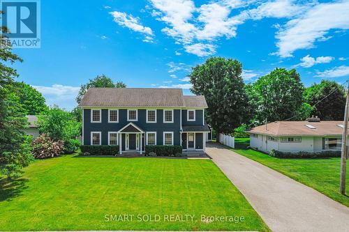 1010 Janette Street, Newmarket (Huron Heights-Leslie Valley), ON - Outdoor With Facade