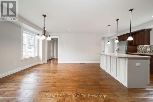 1010 Janette Street, Newmarket (Huron Heights-Leslie Valley), ON - Indoor Photo Showing Kitchen