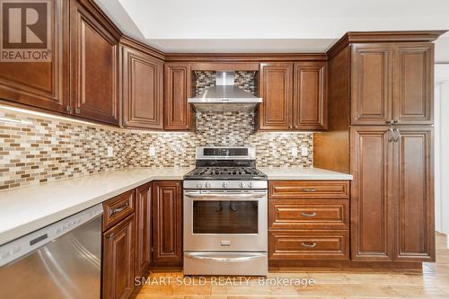 1010 Janette Street, Newmarket (Huron Heights-Leslie Valley), ON - Indoor Photo Showing Kitchen