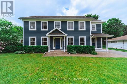 1010 Janette Street, Newmarket (Huron Heights-Leslie Valley), ON - Outdoor With Facade