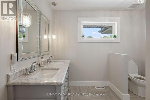 115 Clapperton Street, Barrie (Wellington), ON - Indoor Photo Showing Bathroom