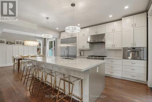 115 Clapperton Street, Barrie (Wellington), ON - Indoor Photo Showing Kitchen With Upgraded Kitchen