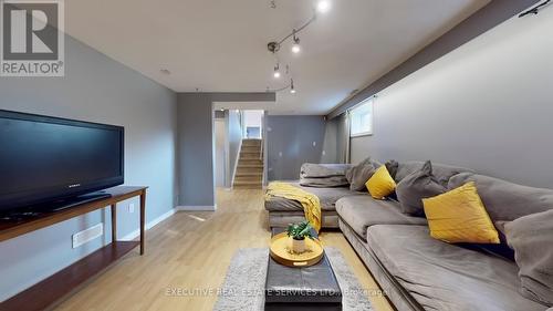 141 Humber Lea Road, Caledon, ON - Indoor Photo Showing Living Room