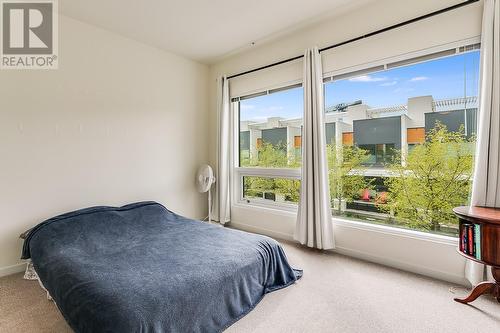 3030 Pandosy Street Unit# 318, Kelowna, BC - Indoor Photo Showing Bedroom