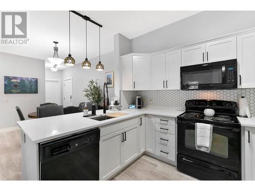 2611 Stillwater Way Unit# 112, Lake Country, BC - Indoor Photo Showing Kitchen