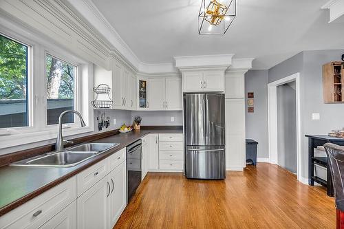 2439 Barclay Road, Burlington, ON - Indoor Photo Showing Kitchen With Stainless Steel Kitchen With Double Sink