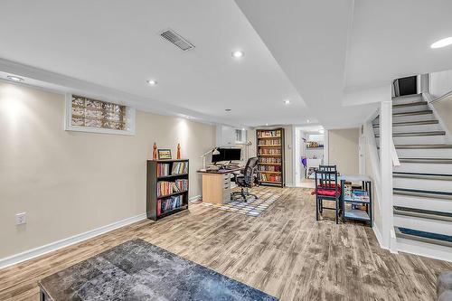 2439 Barclay Road, Burlington, ON - Indoor