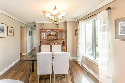 135 Glenariff Drive, Hamilton, ON - Indoor Photo Showing Dining Room