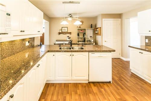 135 Glenariff Drive, Hamilton, ON - Indoor Photo Showing Kitchen With Double Sink