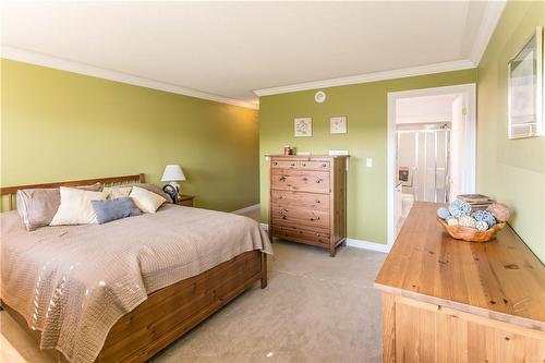 135 Glenariff Drive, Hamilton, ON - Indoor Photo Showing Bedroom