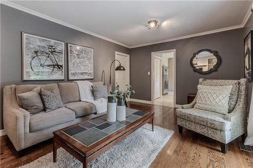 642 Cherrywood Drive, Burlington, ON - Indoor Photo Showing Living Room