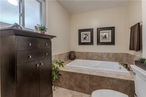 642 Cherrywood Drive, Burlington, ON - Indoor Photo Showing Bathroom