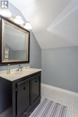 121 Forest Avenue, St. Thomas, ON - Indoor Photo Showing Bathroom