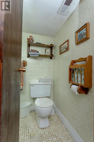 121 Forest Avenue, St. Thomas, ON - Indoor Photo Showing Bathroom