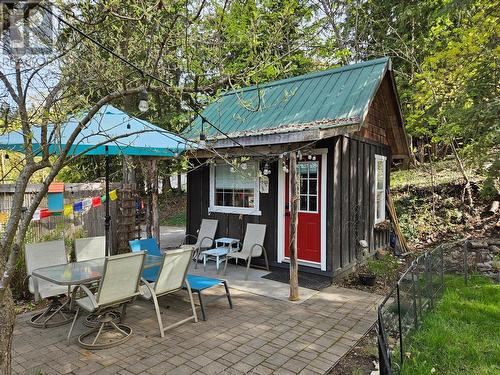 209 1St Avenue, Nakusp, BC - Outdoor With Deck Patio Veranda