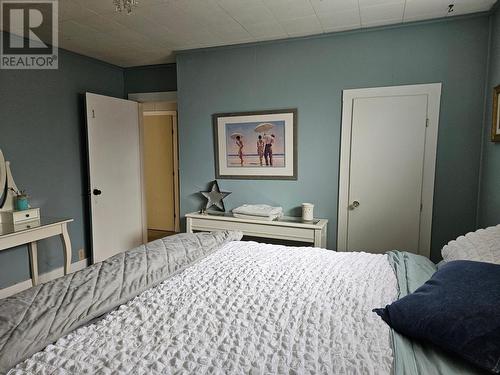 209 1St Avenue, Nakusp, BC - Indoor Photo Showing Bedroom