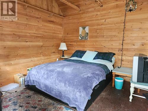 209 1St Avenue, Nakusp, BC - Indoor Photo Showing Bedroom