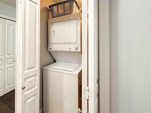 206-663 Goldstream Ave, Langford, BC - Indoor Photo Showing Laundry Room