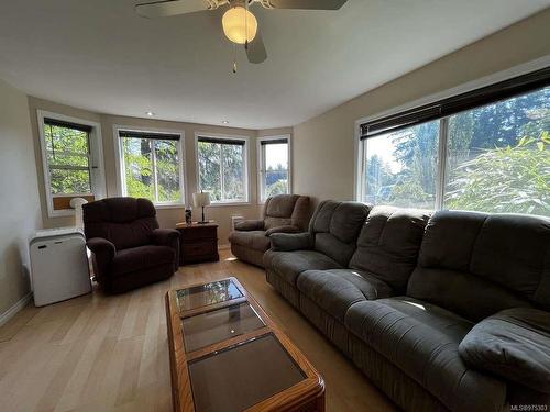 7997 Island Hwy North, Black Creek, BC 