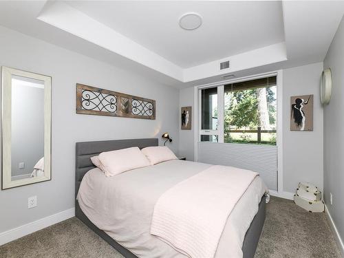 106-1700 Balmoral Ave, Comox, BC - Indoor Photo Showing Bedroom