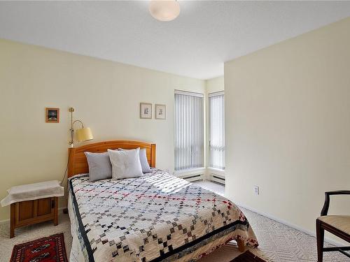 3190-2600 Ferguson Rd, Central Saanich, BC - Indoor Photo Showing Bedroom