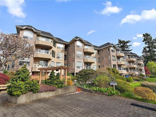 3190-2600 Ferguson Rd, Central Saanich, BC - Outdoor With Balcony With Facade