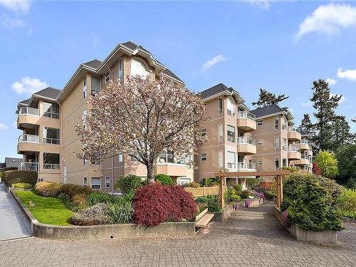 3190-2600 Ferguson Rd, Central Saanich, BC - Outdoor With Balcony With Facade