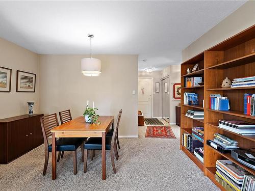 3190-2600 Ferguson Rd, Central Saanich, BC - Indoor Photo Showing Dining Room