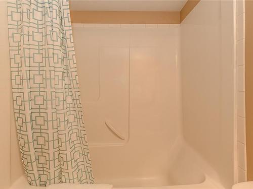 206-1510 Hillside Ave, Victoria, BC - Indoor Photo Showing Bathroom