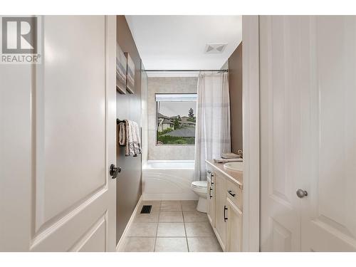 3397 Merlot Way, West Kelowna, BC - Indoor Photo Showing Bathroom