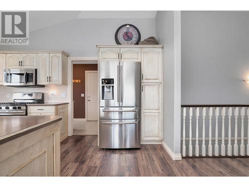 3397 Merlot Way, West Kelowna, BC - Indoor Photo Showing Kitchen With Stainless Steel Kitchen