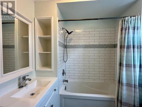 1700 31 Street, Vernon, BC - Indoor Photo Showing Bathroom