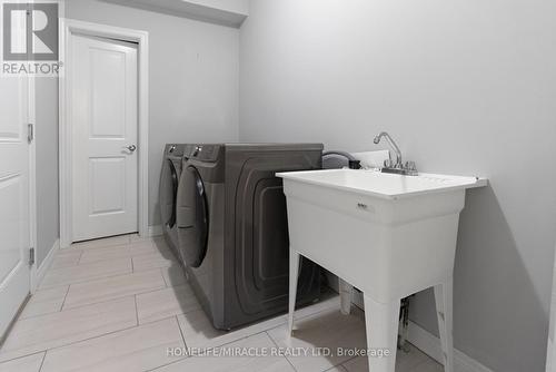 107 Dolomiti Court, Hamilton (Hannon), ON - Indoor Photo Showing Laundry Room