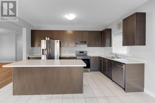 107 Dolomiti Court, Hamilton (Hannon), ON - Indoor Photo Showing Kitchen With Double Sink