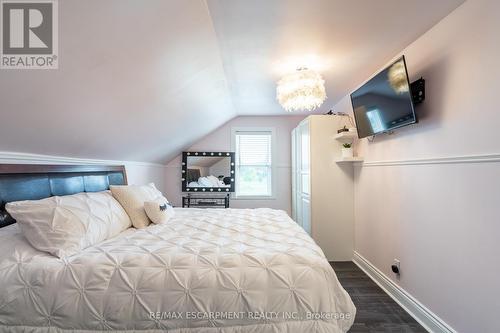 1739 Caistor Centre Road, West Lincoln, ON - Indoor Photo Showing Bedroom