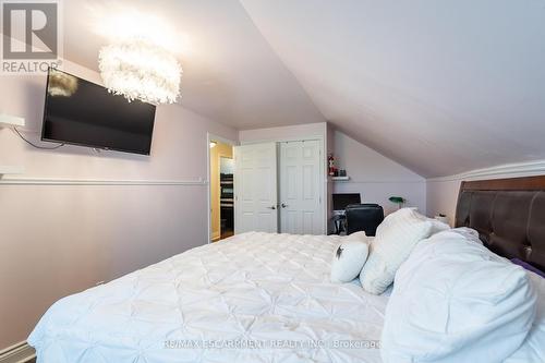 1739 Caistor Centre Road, West Lincoln, ON - Indoor Photo Showing Bedroom