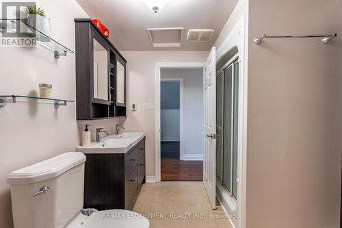 1739 Caistor Centre Road, West Lincoln, ON - Indoor Photo Showing Bathroom