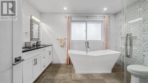 1260 Gore Road, Hamilton, ON - Indoor Photo Showing Bathroom