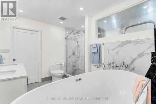 1260 Gore Road, Hamilton, ON - Indoor Photo Showing Bathroom