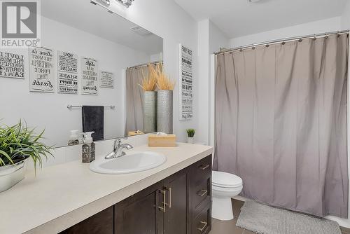 1865 Begbie Road Unit# 7, Kelowna, BC - Indoor Photo Showing Bathroom