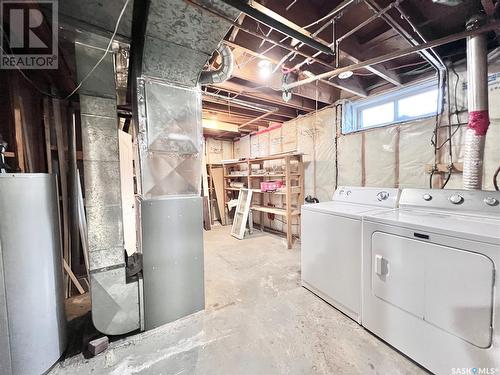 229 Mctavish Street, Outlook, SK - Indoor Photo Showing Laundry Room